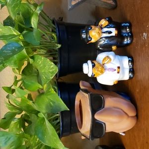 Vintage Joe Camel Salt and pepper set with can holder..